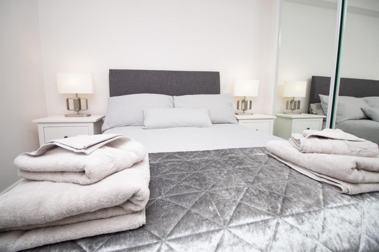 D'City Apartment, Up To 5 Guests 邓迪 外观 照片